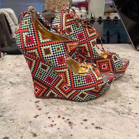 Liliana Funky Bright Geometric Ankle Tie Wedge Sandals sz 8 NWOT - Picture 1 of 16